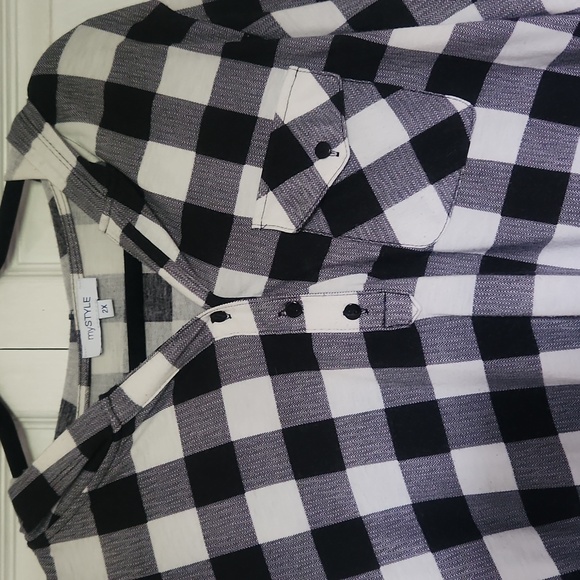 Plus size Plaid 1/4 Lightweight Button Up - Picture 3 of 9